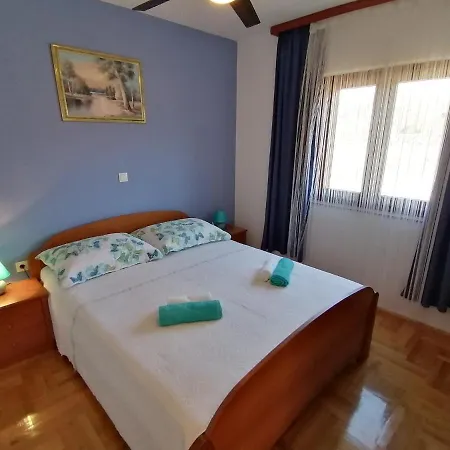Ferienhaus Roncevic * Ясенице