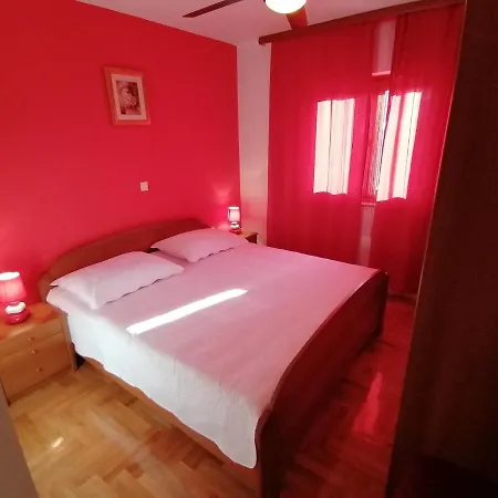 Ferienhaus Roncevic Апартаменты